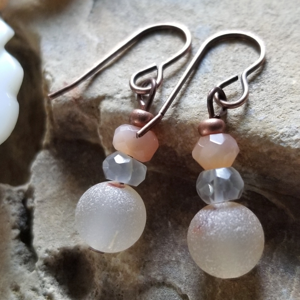 Handcrafted Mother of Pearl with Druzy & Peach Moonstone Necklace Earring Set - Picture 6 of 7